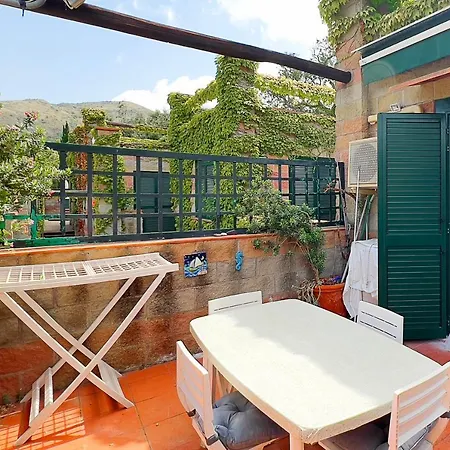 Semesterbostad Bilocale Vicolo Del Mughetto 5 - Goelba *